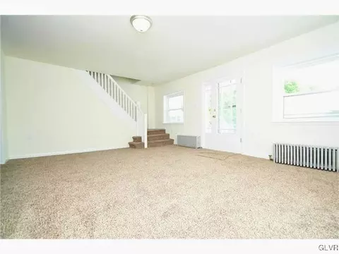 418 Maple St, Roseto, PA 18013 photo 5