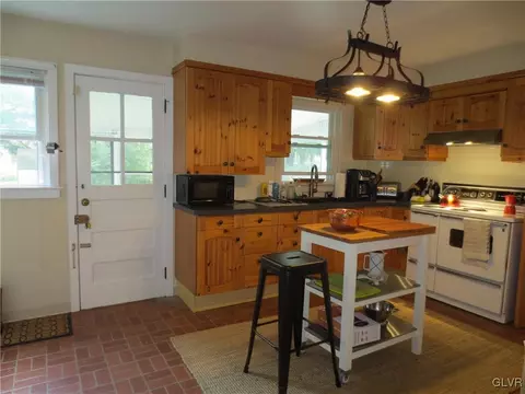 708 E Macada Rd, Bethlehem, PA 18017 photo 12