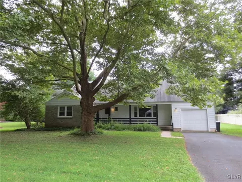 708 E Macada Rd, Bethlehem, PA 18017 photo 1