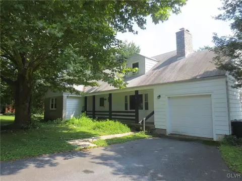 708 E Macada Rd, Bethlehem, PA 18017 photo 2