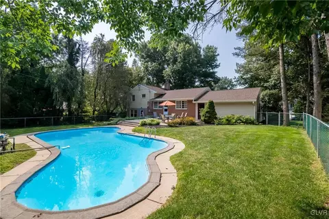 4 Wendy Rd, Reading, PA 19601 photo 2