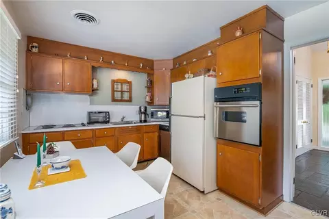 4 Wendy Rd, Reading, PA 19601 photo 8