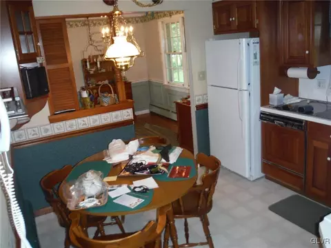 235 E Northampton St, Bath, PA 18014 photo 6