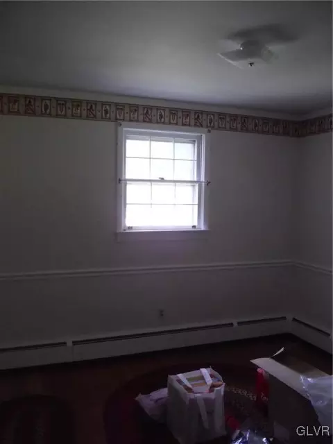 235 E Northampton St, Bath, PA 18014 photo 12