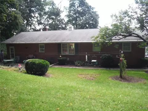 235 E Northampton St, Bath, PA 18014 photo 28