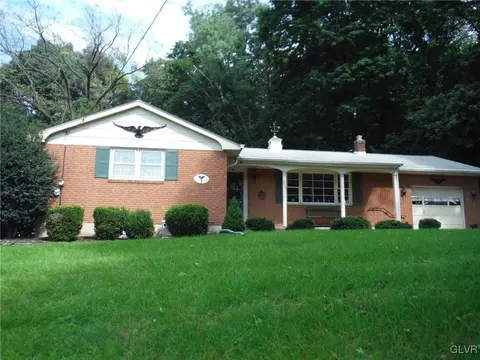 235 E Northampton St, Bath, PA 18014 photo 1
