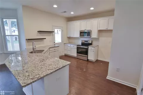 2811 Keystone St, Bethlehem, PA 18020 photo 8