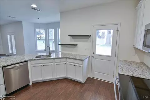 2811 Keystone St, Bethlehem, PA 18020 photo 10