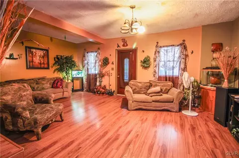 1227 E 4th St, Bethlehem, PA 18015 photo 4