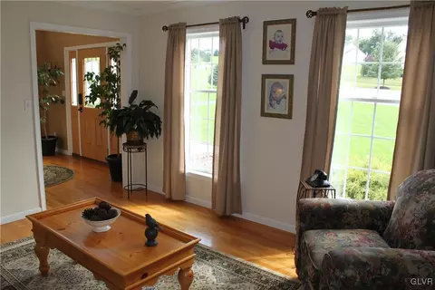 2772 Grapevine Ct, Bath, PA 18014 photo 24