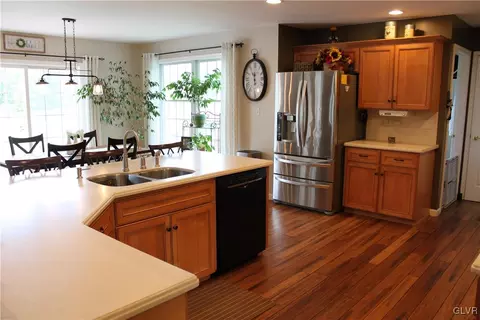 2772 Grapevine Ct, Bath, PA 18014 photo 37