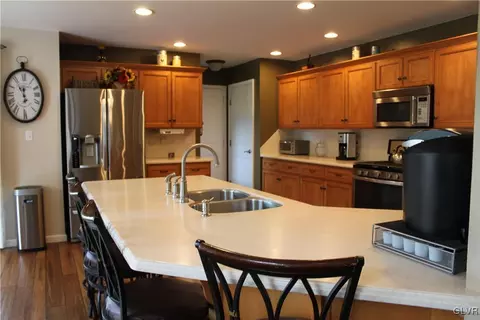 2772 Grapevine Ct, Bath, PA 18014 photo 31