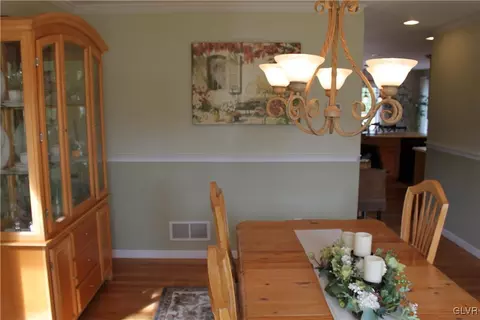 2772 Grapevine Ct, Bath, PA 18014 photo 20