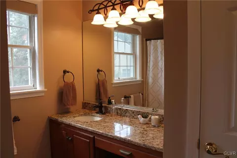 2772 Grapevine Ct, Bath, PA 18014 photo 18