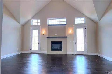 5301 Braddock Ct, Bethlehem, PA 18017 photo 9