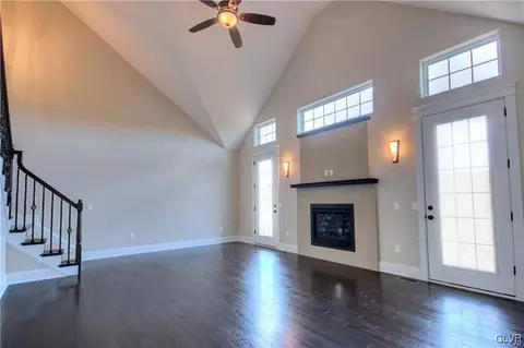5301 Braddock Ct, Bethlehem, PA 18017 photo 8