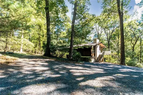 3379 Drifting Dr, Hellertown, PA 18055 photo 3