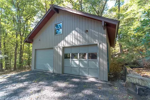 3379 Drifting Dr, Hellertown, PA 18055 photo 16