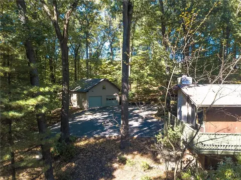3379 Drifting Dr, Hellertown, PA 18055 photo 15