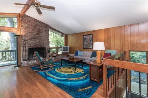 3379 Drifting Dr, Hellertown, PA 18055 photo 4