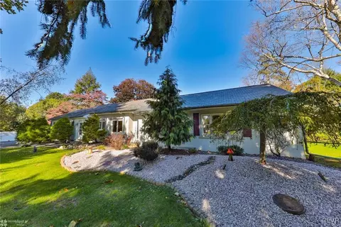 653 E Macada Rd, Bethlehem, PA 18017 photo 4