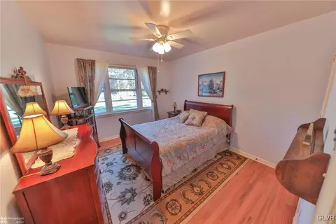 653 E Macada Rd, Bethlehem, PA 18017 photo 16