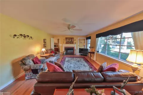 653 E Macada Rd, Bethlehem, PA 18017 photo 9