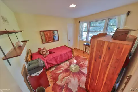 653 E Macada Rd, Bethlehem, PA 18017 photo 20