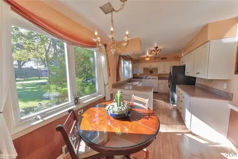 653 E Macada Rd, Bethlehem, PA 18017 photo 15