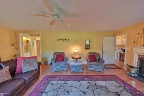 653 E Macada Rd, Bethlehem, PA 18017 photo 10