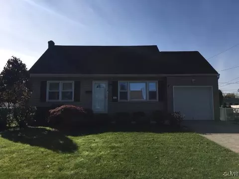 3033 Cornwall Rd, Bethlehem, PA 18017 photo 2