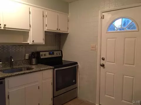3033 Cornwall Rd, Bethlehem, PA 18017 photo 6
