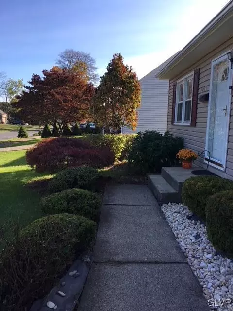 3033 Cornwall Rd, Bethlehem, PA 18017 photo 3