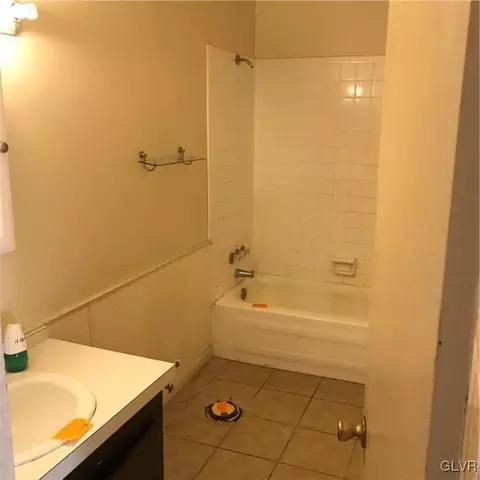 130 Old Frg, Bath, PA 18014 photo 6