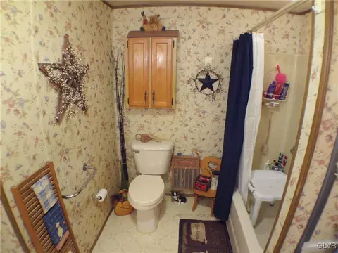 170 Moorestown Dr, Bath, PA 18014 photo 10