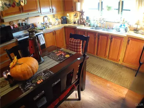 170 Moorestown Dr, Bath, PA 18014 photo 6