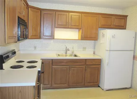3056 Cornwall Rd, Bethlehem, PA 18017 photo 9