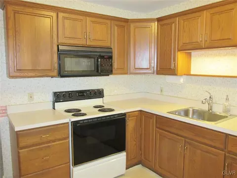 3056 Cornwall Rd, Bethlehem, PA 18017 photo 11