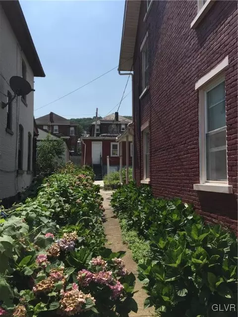 1256 E 3rd St, Bethlehem, PA 18015 photo 3