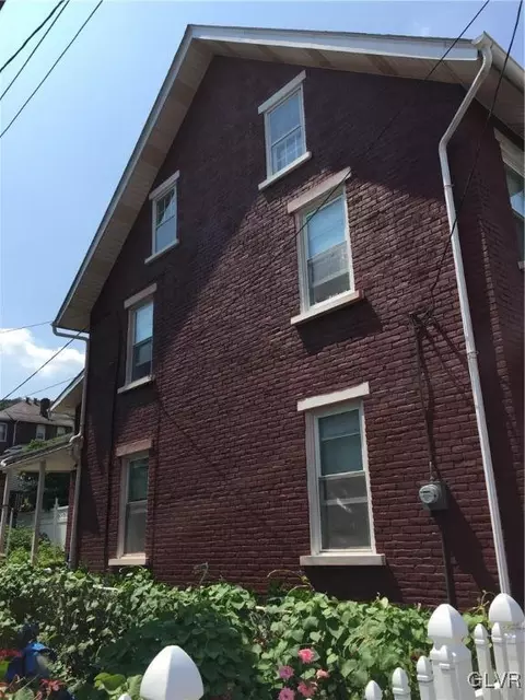 1256 E 3rd St, Bethlehem, PA 18015 photo 2