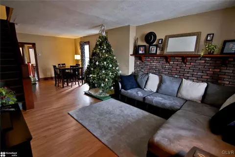 328 E Garrison St, Bethlehem, PA 18018 photo 2