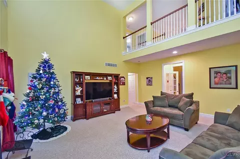 5325 Stenton Dr, Bethlehem, PA 18017 photo 15
