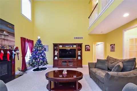 5325 Stenton Dr, Bethlehem, PA 18017 photo 13