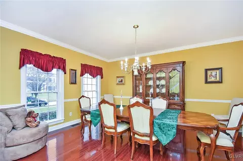5325 Stenton Dr, Bethlehem, PA 18017 photo 7