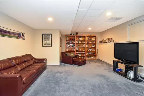 5325 Stenton Dr, Bethlehem, PA 18017 photo 22