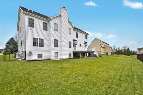 5325 Stenton Dr, Bethlehem, PA 18017 photo 47