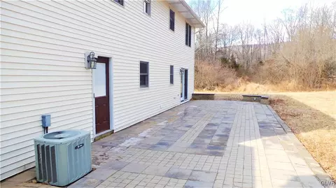 1086 Smith Gap Rd, Bath, PA 18014 photo 21