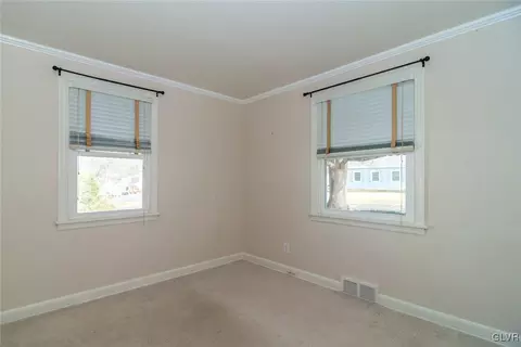 408 Willow Rd, Hellertown, PA 18055 photo 8