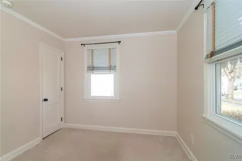 408 Willow Rd, Hellertown, PA 18055 photo 9