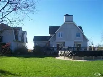 7108 Arrowhead Rd, Bath, PA 18014 photo 4